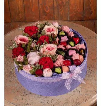 Подарочная коробка "Сладость лета"