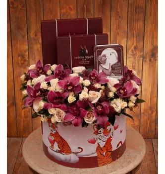 Подарочная коробка "Влюблённые тигры"