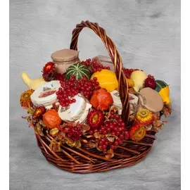 Подарочная корзина "Дары осени"