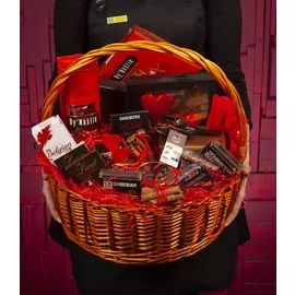 Подарочная корзина "История любви"