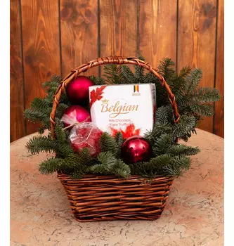 Подарочная корзина "Комплимент от Деда Мороза"