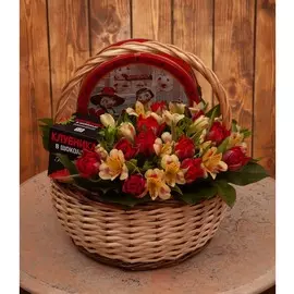 Подарочная корзина "Любитель сладкого"