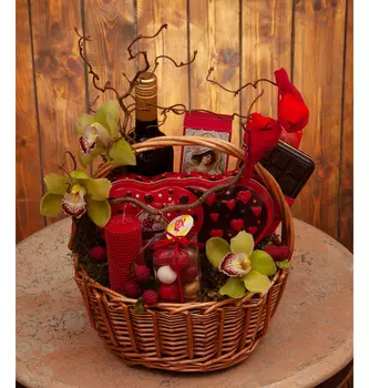 Подарочная корзина "Любовь"