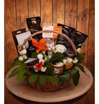 Подарочная корзина "Моему герою"