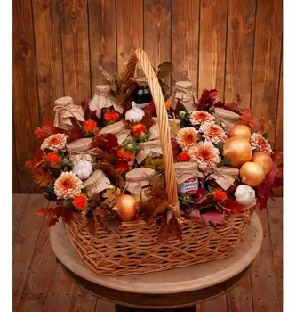 Подарочная корзина "Осенние дары"