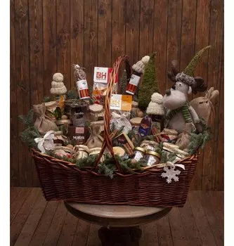 Подарочная корзина "Пир"