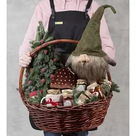 Подарочная корзина "Подарки от гномика"