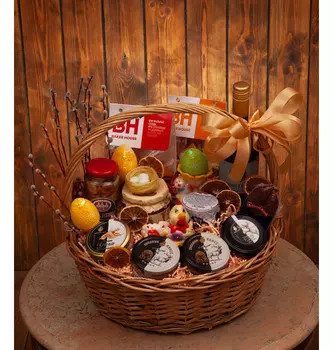 Подарочная корзина "Праздничный обед"