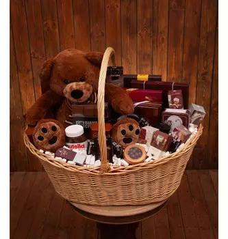 Подарочная корзина "Шоколадный медвежонок"
