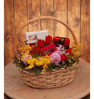 Подарочная корзина "Стихотворение о весне"