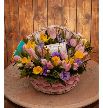 Подарочная корзина "Весенний танец"