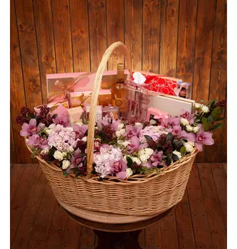 Подарочная корзина "Восторг любимой"