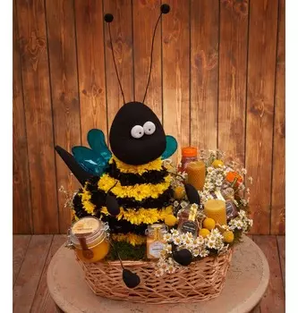 Подарочная корзина "Забавная пчела"