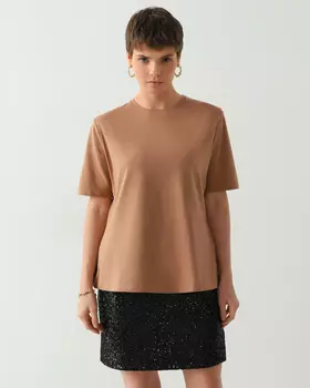 Базовая футболка прямого силуэта