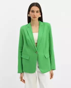 Блейзер классического кроя с отложным воротником и застежкой на пуговицу