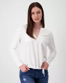 Блузка из эластичной вискозы с кулиской по низу и нагрудными карманами