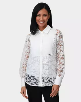 Блузка прямого кроя из гипюра с крупным кружевом и кокеткой из плотной ткани