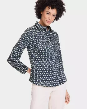Блузка с принтом по всей поверхности
