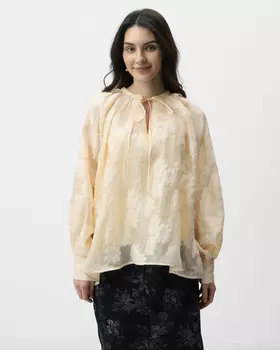 Блузка-трапеция с жаккардовым узором и воротником-стойкой