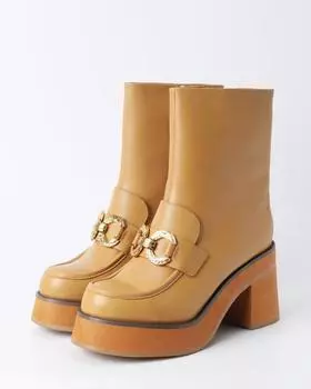 Утепленные ботильоны из натуральной кожи на молнии с декором-пряжкой