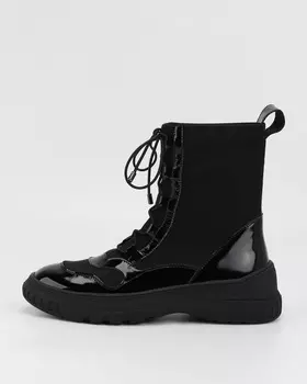 Ботинки из комбинации материалов с функциональными эластичными шнурками, петлей для удобного надевания и на высокой подошве