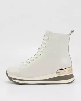 Ботинки из лакированной кожи с двухцветной платформой и декоративной вставкой в пяточной зоне