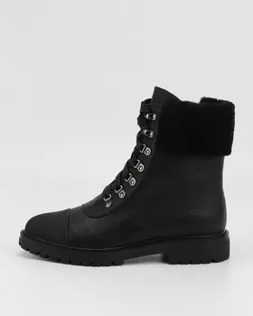 Ботинки из натуральной кожи с опушкой и подкладкой из натурального меха на нескользящей подошве с устойчивым каблуком