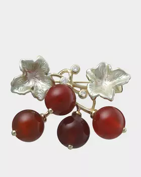 Броши в виде веточки с ягодами