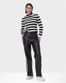 Брюки из экокожи с контрастными лампасами