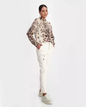 Брюки из экокожи с накладными карманами с клапаном