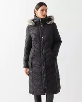 Длинное пальто с меховым капюшоном