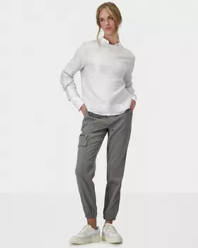 Джоггеры из атласной ткани с накладным карманом