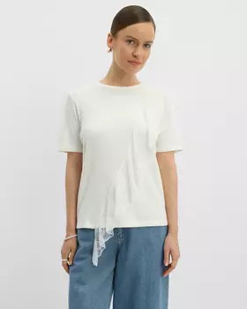 Футболка в рубчик с кружевным воланом