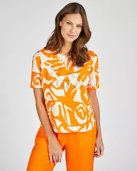 Футболка с цветочным принтом