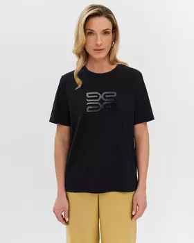 Футболка с вышивкой бисером