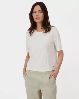 Футболка с вышивкой стеклярусом и бисером