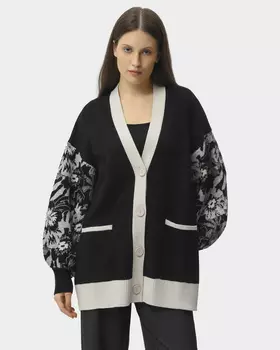 Кардиган свободного прямого кроя с цветочным узором на рукавах