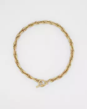 Колье-цепь с фактурными звеньями с чеканкой и застежкой тогл