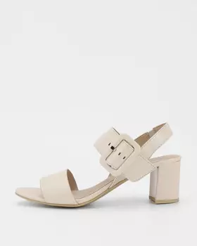 Кожаные босоножки с регулируемым ремешком и эластичной вставкой