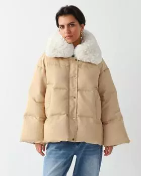 Пуховая куртка свободного кроя с отстегивающимся воротником из экомеха