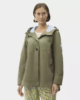 Куртка с регулируемым капюшоном