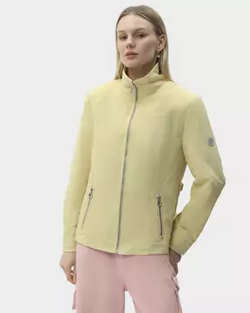 Легкая ветровка с воротником-стойкой