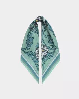 Легкий платок с цветочным узором