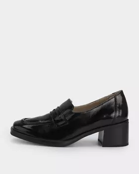 Лоферы из натуральной лакированной кожи