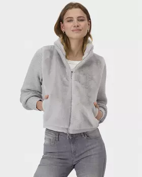 Мягкая вязаная куртка с экомехом