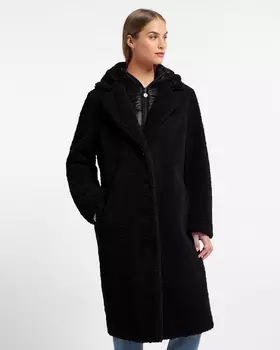 Шуба с плюшевой фактурой и утепленной стеганой подкладкой