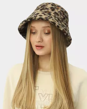 Панама с эффектным принтом