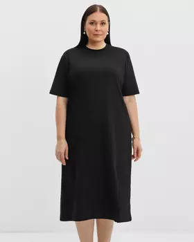 Трикотажное платье прямого кроя с разрезом спереди