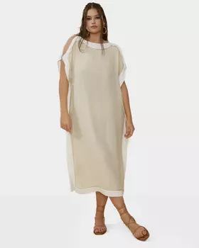 Платье с контрастными вставками и боковыми разрезами по низу