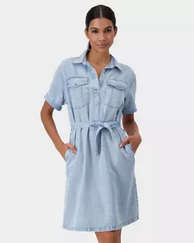 Платье со съемным поясом м накладными карманами